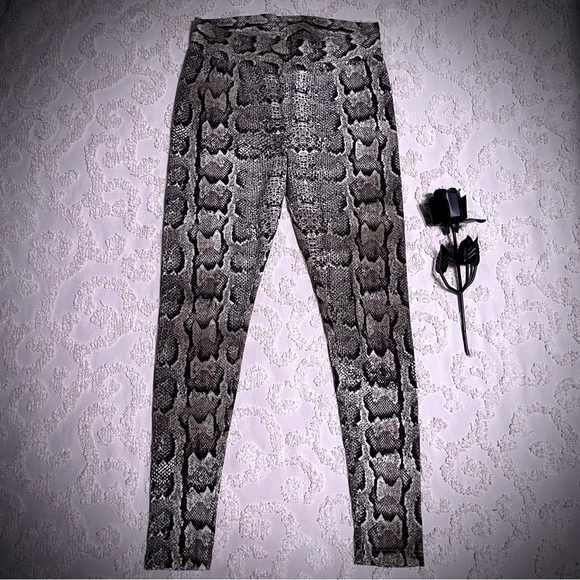 H&M Pants - Snakeskin Pattern Thick Leggings small